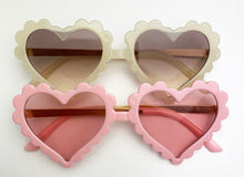 Load image into Gallery viewer, Sweetheart Sunglasses in Seashell